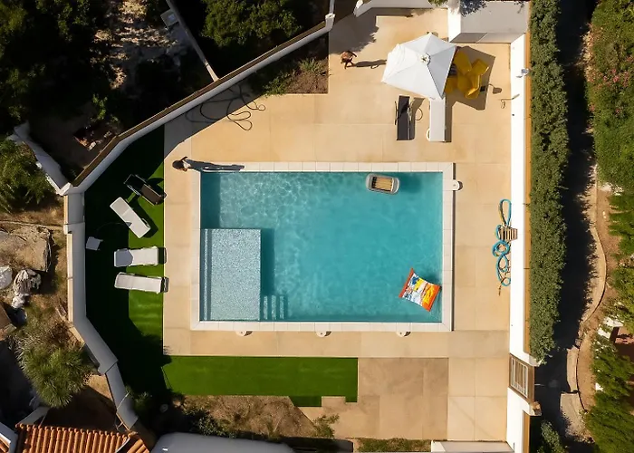 Calma Ii Your Oceanfront Retreat דירה